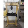 Image 3 : 25 Ton Meyer Hydraulic Press