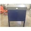 Image 2 : 36" x 24" x 5" Granite Table on Stand