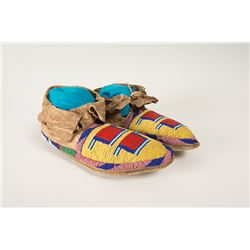 Blackfeet Beaded Man's Moccasins, 10 ½" long