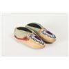 Image 1 : Delaware Beaded Child's Moccasins, 7 " long