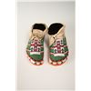 Image 3 : Sioux Beaded Woman's Ceremonial Moccasins, 9 ½" long