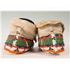 Image 7 : Sioux Beaded Woman's Ceremonial Moccasins, 9 ½" long
