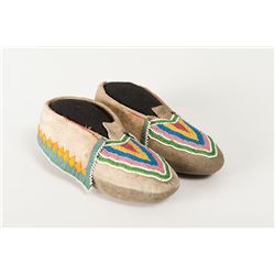 Delaware Beaded Woman's Moccasins, 8 ½" long