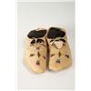 Image 2 : Cheyenne Beaded Man's Moccasins, 9 ¾" long