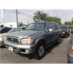 00 Nissan Pathfinder 4 Dr  4WD SUV - ADT - `DRIVE