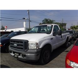 06 Ford F-250 Super Duty 2dr Regular Cab LB - T - `DRIVE