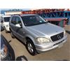 Image 2 : 2001 MERCEDES ML320 VIN 4JGAB54E71A274451