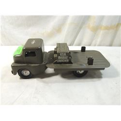 VINTAGE USA MISSILE LAUNCHER ARMY TRUCK TOY