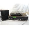 Image 2 : MONTGOMERY WARD AIRLINE 8 TRACK RECORD PLAYER