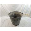 Image 3 : VINTAGE METAL BUCKET