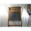 Image 1 : VINTAGE TOY CHALK BOARD EASEL