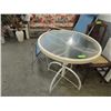 Image 1 : ROUND PLASTIC & METAL PATIO TABLE