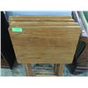 Image 1 : LOT 4 WOODEN FOLDING TV TRAYS