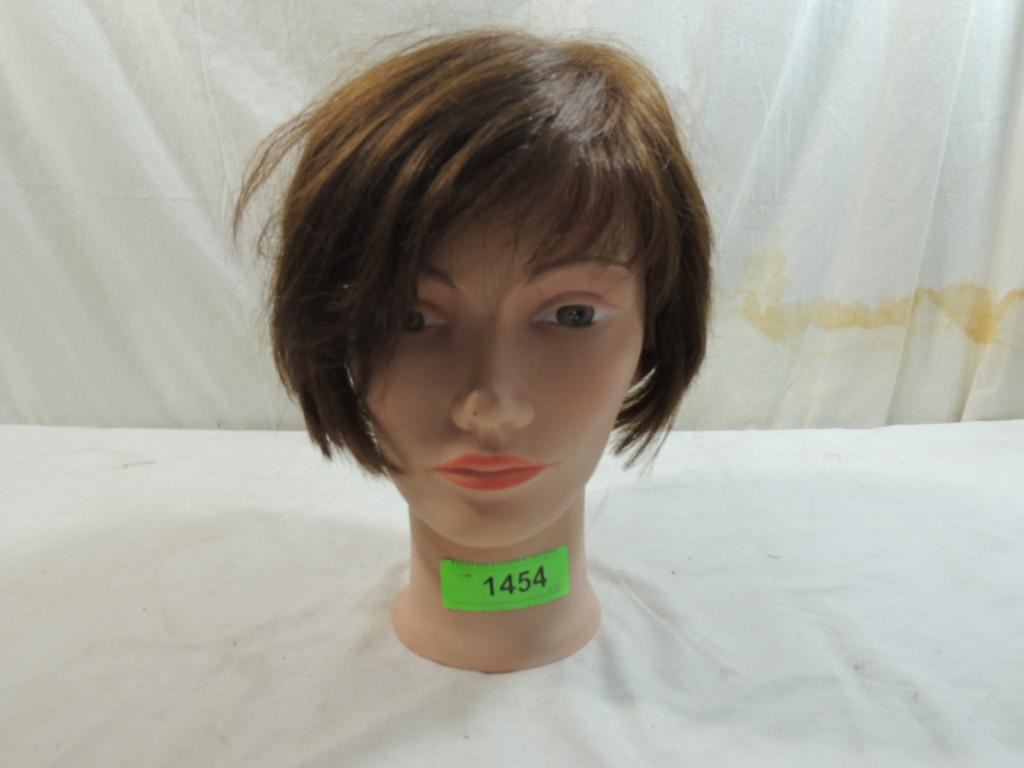 PIVOT POINT MANNEQUIN HEAD