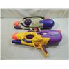 Image 1 : LOT 2 SUPER SOAKERS