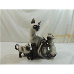 VINTAGE POTTERY SIAMESE CAT LAMP