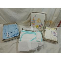 LOT 4 BABY GIFT SETS
