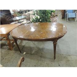 BEAUTIFUL OVAL DINING TABLE