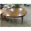 Image 2 : BEAUTIFUL OVAL DINING TABLE