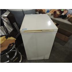 GE QUALITY FREEZER CHEST