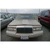 Image 2 : 93 Lincoln Town Car 4 Dr  Sedan - T - `DRIVE