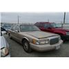 Image 3 : 93 Lincoln Town Car 4 Dr  Sedan - T - `DRIVE
