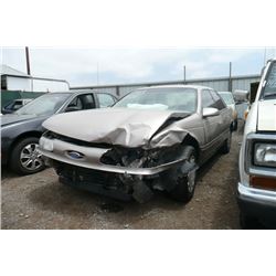 94 Ford Taurus 4 Dr  Sedan - T - START