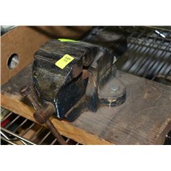 BENCH VISE