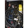 Image 1 : CRATE OF BUNGEE CORDS AND TIE DOWNS