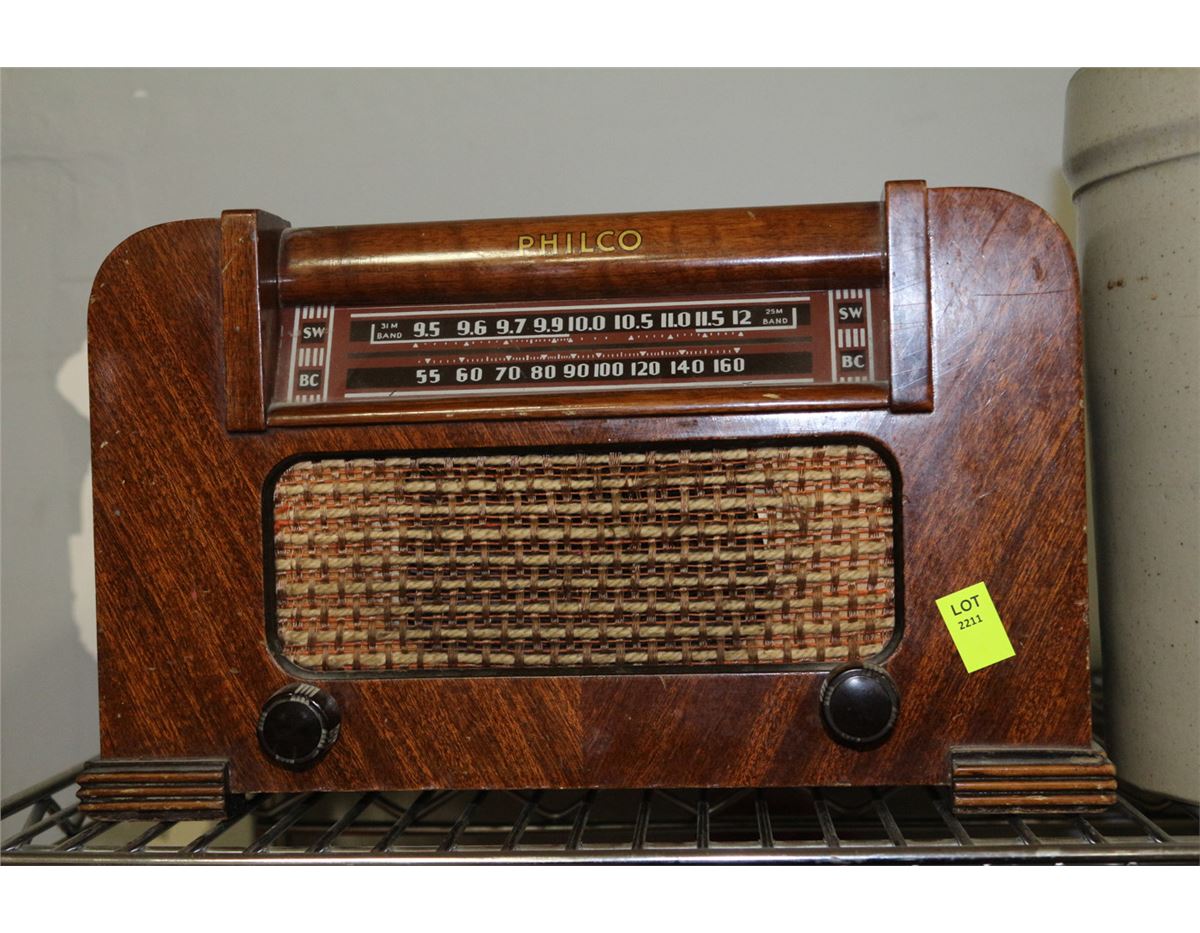 1940'S PHILCO RADIO