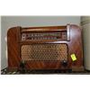 Image 1 : 1940'S PHILCO RADIO