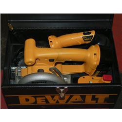 DEWALT CORDLESS SAW AND FLASHLIGHT KIT