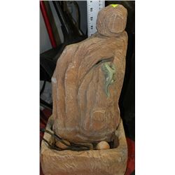 ROCK WALL FOUNTAIN WITH IGUANA