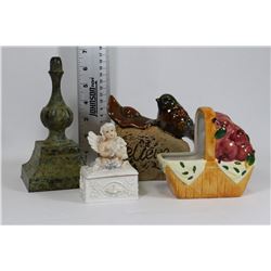 SMALL TRAY OF ASSORTED DECOR ITEMS