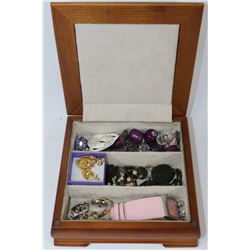 SMALL JEWELRY BOX WITH CONTENTS