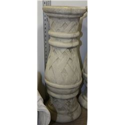CONCRETE WOVEN DESIGN PEDESTAL