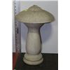Image 1 : CONCRETE MUSHROOM SHAPED LAWN ORNAMENT