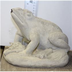 CONCRETE TOAD FOUNTAIN SPITTTER