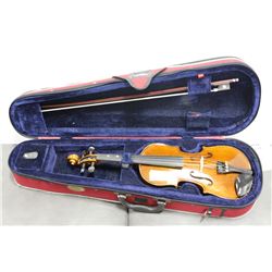 STENTOR STUDENT VIOLIN WITH CASE