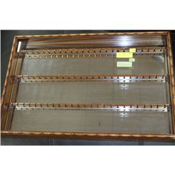 VINTAGE COLLECTIBLE RACK