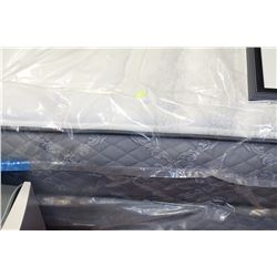 SEALY KING SIZE MATTRESS W BOXSPRINGS