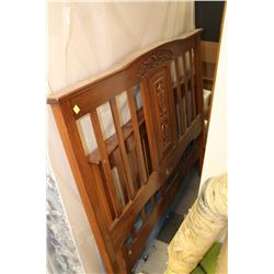 CARVED WOODEN HEADBOARD W FOOTBOARD