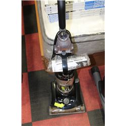 EUREKA  AIR SPEED ZUUM 12 AMP VACUUM