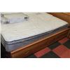 Image 4 : WOOD TONE BEDROOM SET INCLUDES QUEEN BEDFRAME