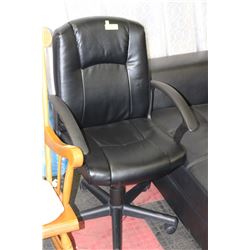 BLACK LEATHERETTE HYDRAULIC & ADJUSTABLE OFFICE