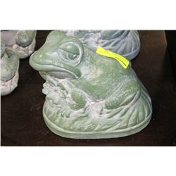 GREEN STONE FROG STATUE