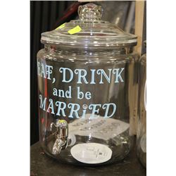 2 GALLON DRINK DISPENSER ON CHOICE:EAT DRINK AND