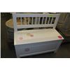 Image 1 : GIRLS WHITE STORAGE BENCH