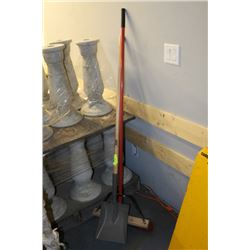 SPADE & PUSH BROOM