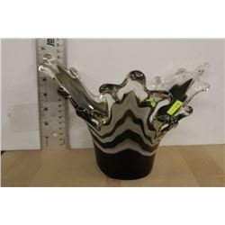 BLACK & WHITE ART GLASS BOWL